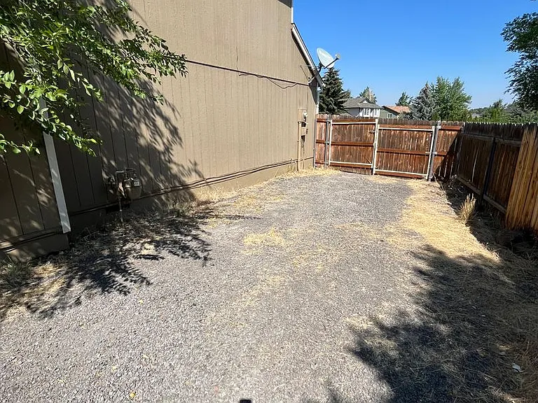 3109 NE Cromwell Ct — Photo 22