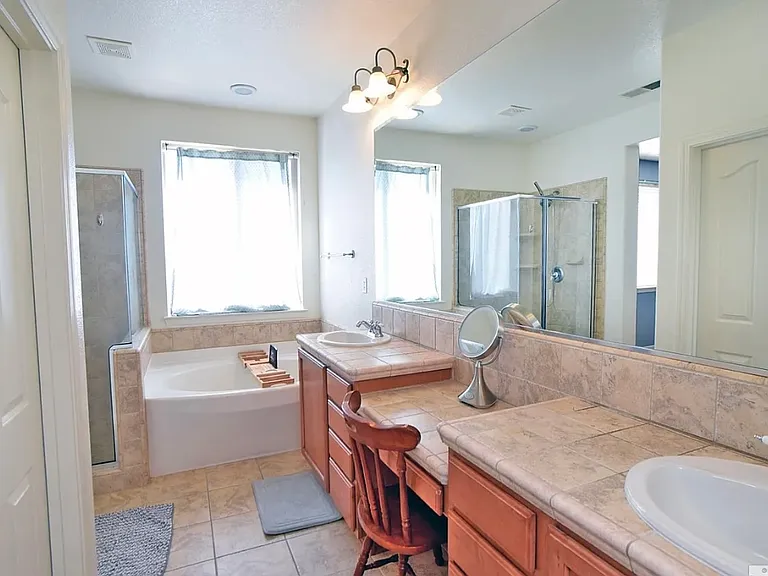 13725 Seabiscuit Dr — Photo 12