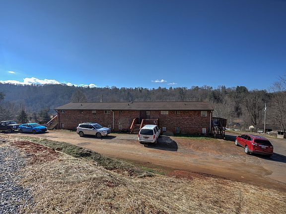 5th image of 40 Medallion Dr #3