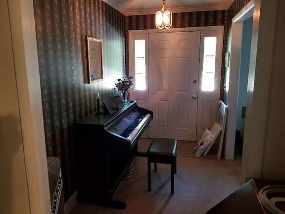 5th image of 601 Knollwood Dr