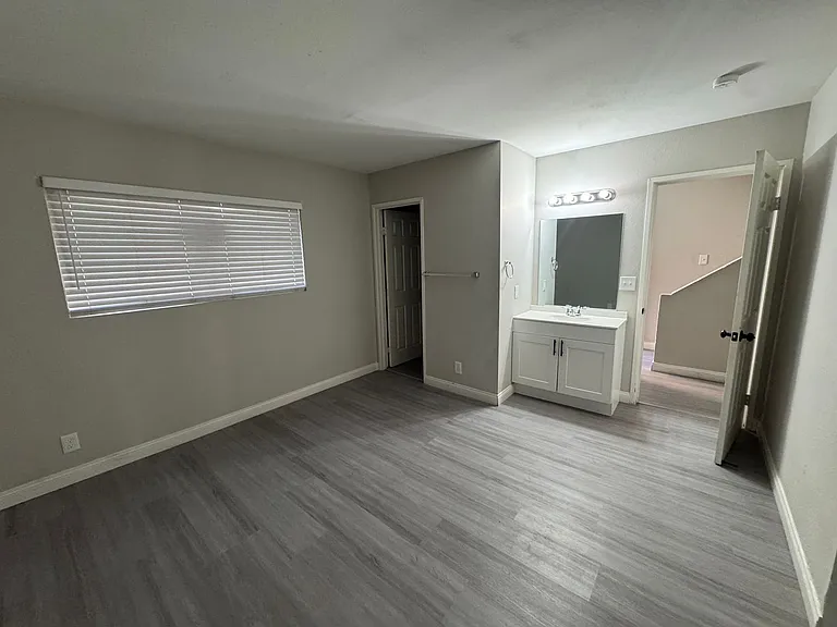 5237 Garden Ln — Photo 10