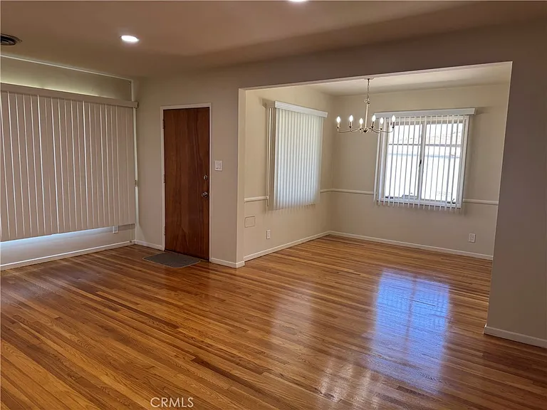 831 W Harvard Pl — Photo 6