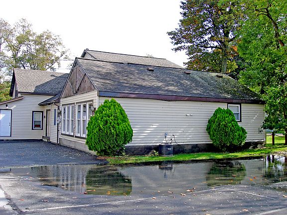 3rd image of 224 8th Ave