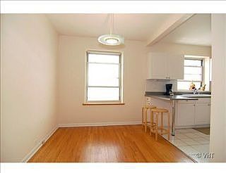 5th image of 4911 N Wolcott Ave APT 1B