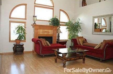 Kitchen
						:
						Powerful double exhaust fan vents out all the cooking smells!!