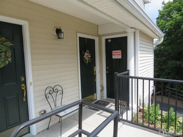 164 N Conover Ter, Lebanon, NJ 08833