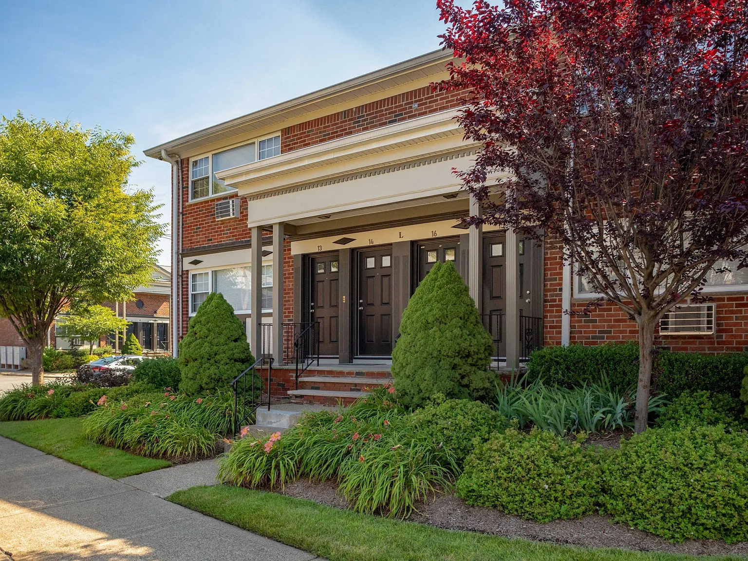 Saddle Brook Apartments — Photo 3
