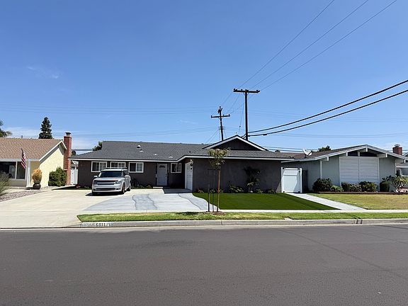 3rd image of 6811 Oxford Dr
