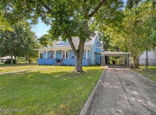 402 Dubose St, Ellisville, MS 39437