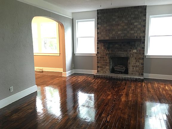 3rd image of 1014 Buist Ave