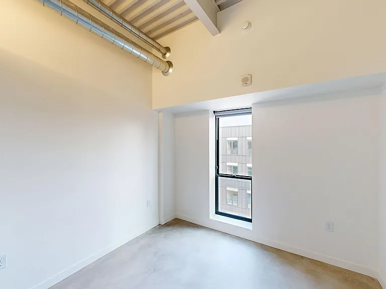 418 East Grand — Photo 58