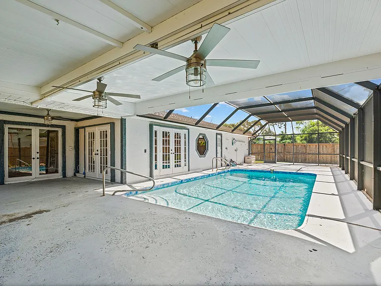 240 Eider Rd — Photo 45