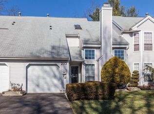 210 Daffodil Dr, Freehold, NJ 07728