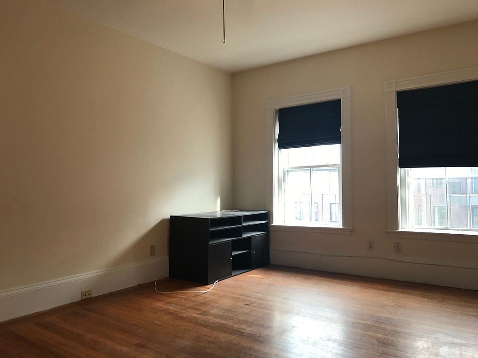 1st image of 525 Beacon St APT 7