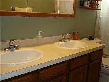 4th image of 430 Carol Ln