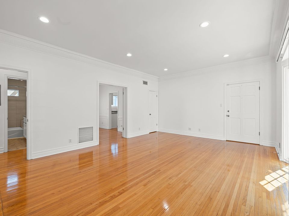 MAIN ROOM W/ BEAUTIFUL HARDWOOD FLOORS, RECESSED LIGHTING