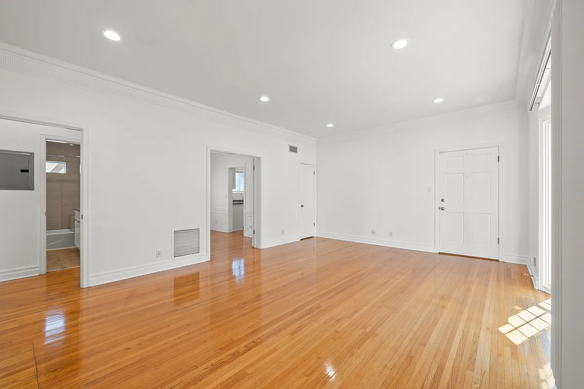 MAIN ROOM W/ BEAUTIFUL HARDWOOD FLOORS, RECESSED LIGHTING - 9547 W Olympic Blvd #A