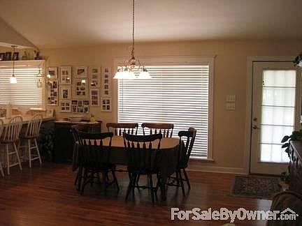 4th image of 741 Charlya Dr