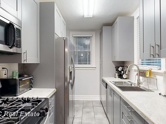 4th image of 3934 Grotto Rd
