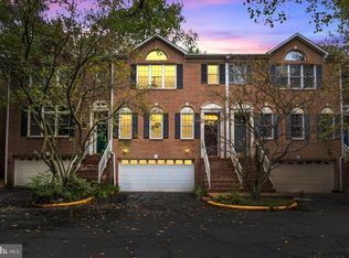 2904 Oakton Crest Pl, Vienna, VA 22181
