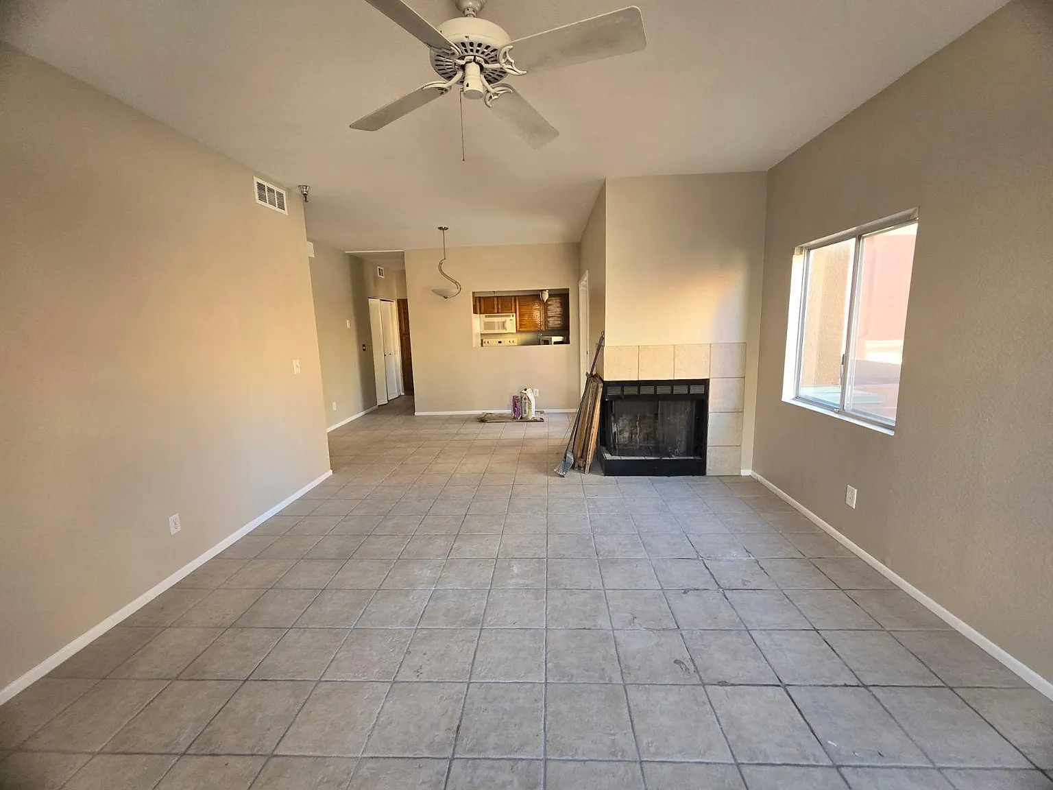 2 bed, 964 sqft, $1,800 — Photo 3