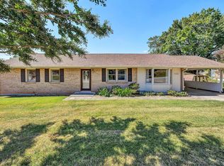 805 Hillcrest Dr, Salem, VA