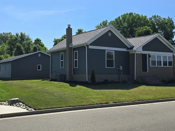 1014 N Eckart Ave, Auburn, IN 46706