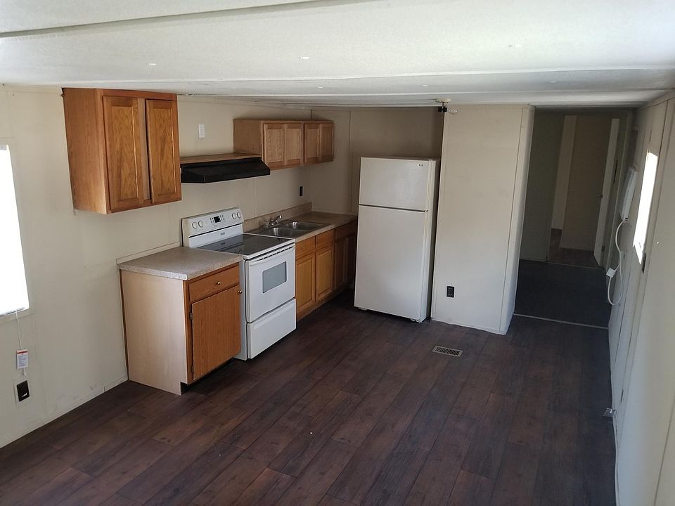 2nd image of 10166 103rd St