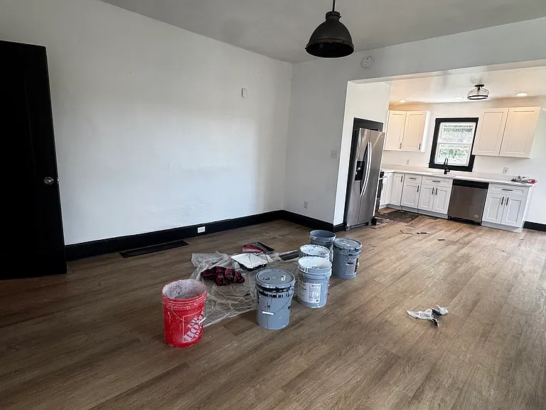 332 W 14th Ave — Photo 6