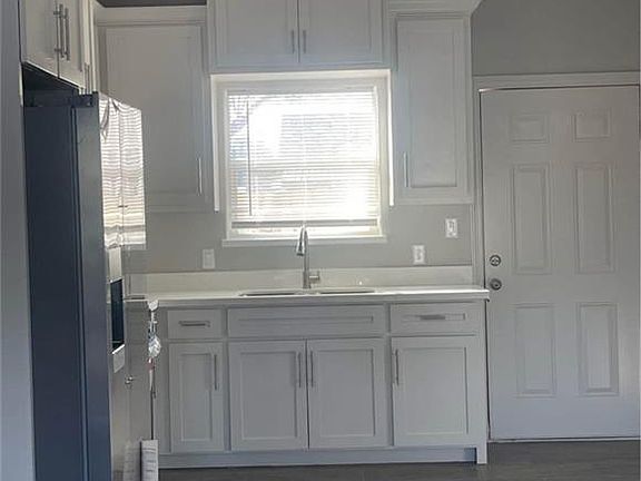 3rd image of 507 E Ricky Crossland Ave #3