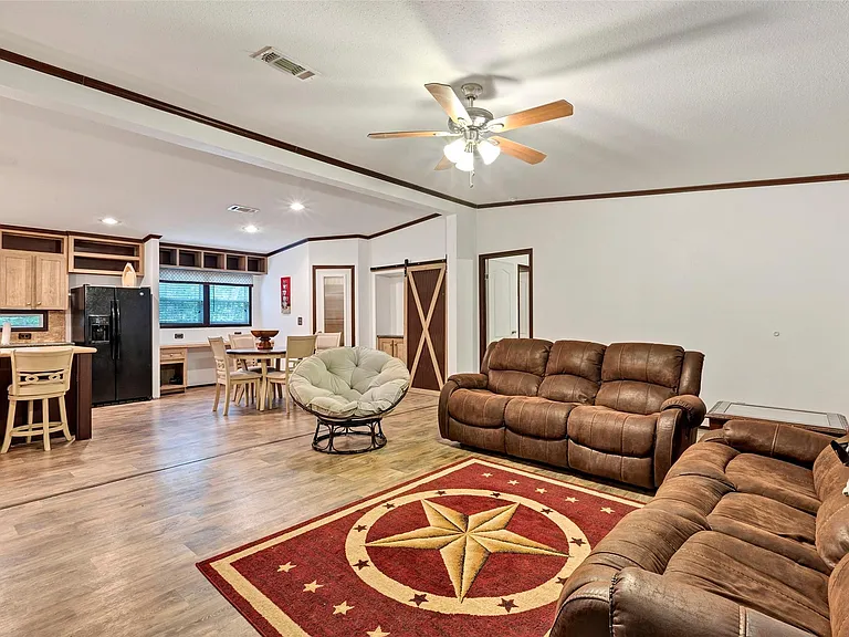 271 Shoreline Dr — Photo 6