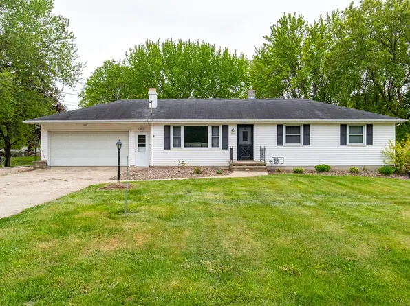 2945 Winnegamie Dr, Appleton, WI 54914