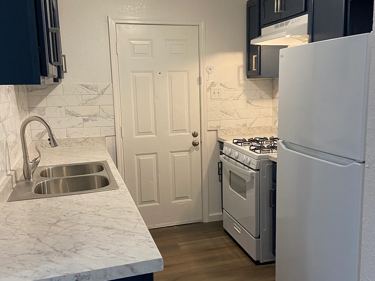 3 bed, 960 sqft, $1,400 — Photo 3