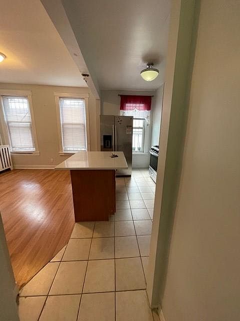 1st image of 370 Etna St