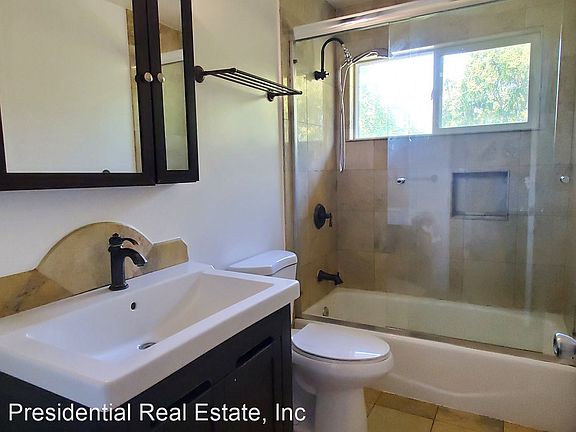 4th image of 251 Lincoln Ave APT 3