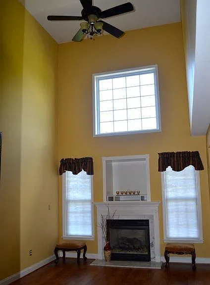 35 Wellington Rd — Photo 2