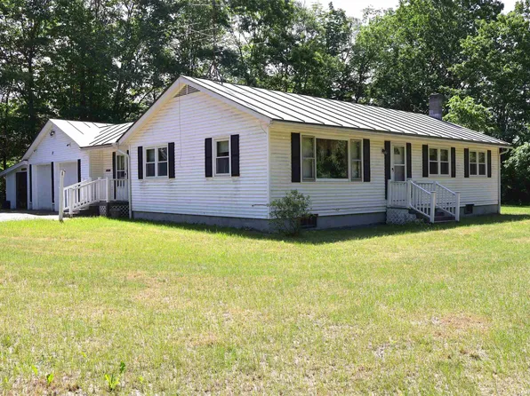 33 Grosbeak Lane, Hartford, VT 05001