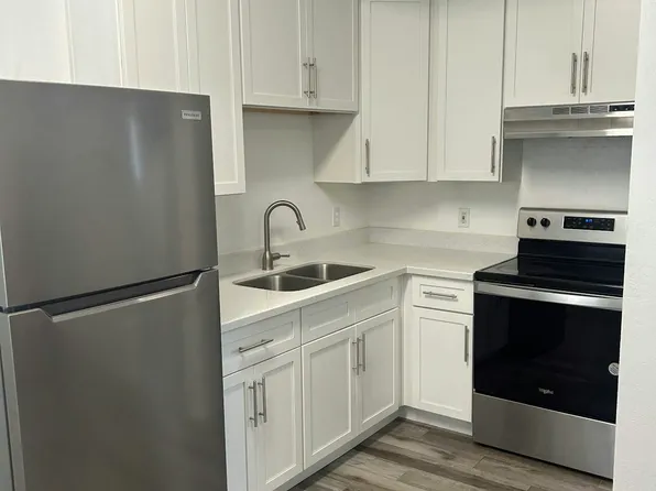 290 N Hamilton St #4, Chandler, AZ 85225