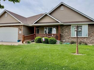 3611 NW Sterling Chase Ct, Topeka, KS 66618