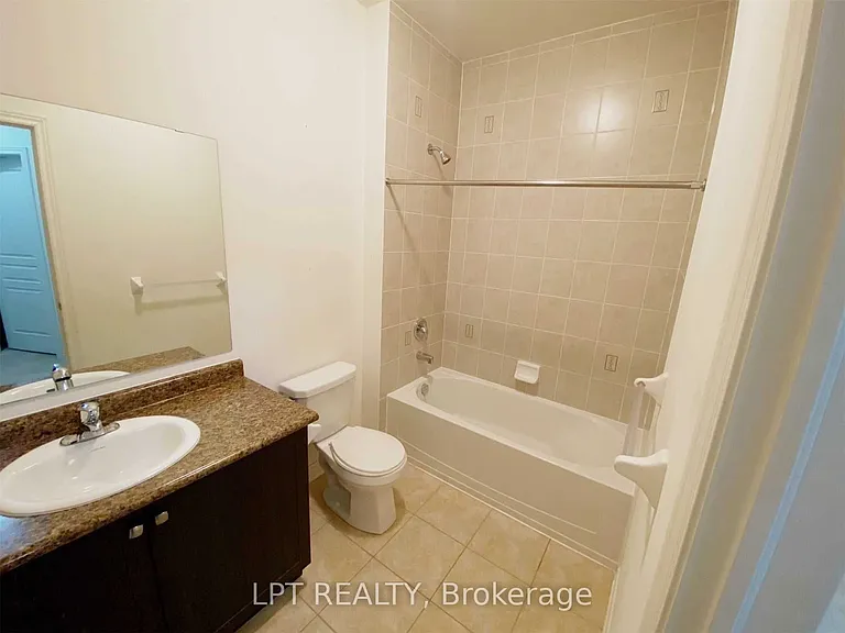35 Humberstone Cres — Photo 13