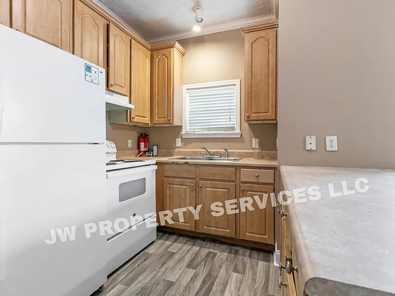 1414A Sumner St — Photo 4