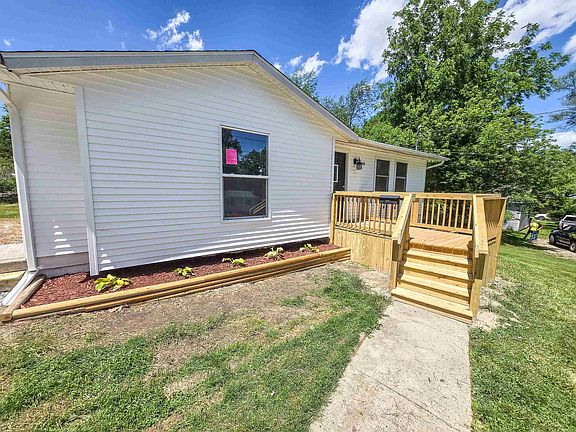 2nd image of 848 Alger Ave