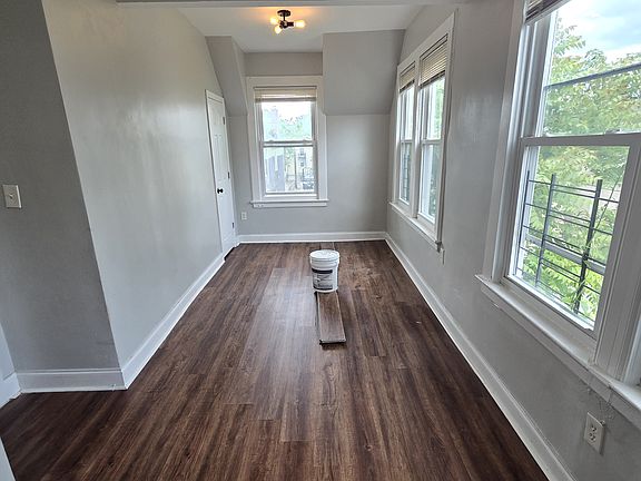 2nd image of 226 N Park St #2A