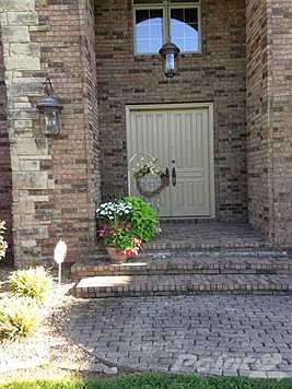 Welcome to this lovely family friendly home with everything you would expect.