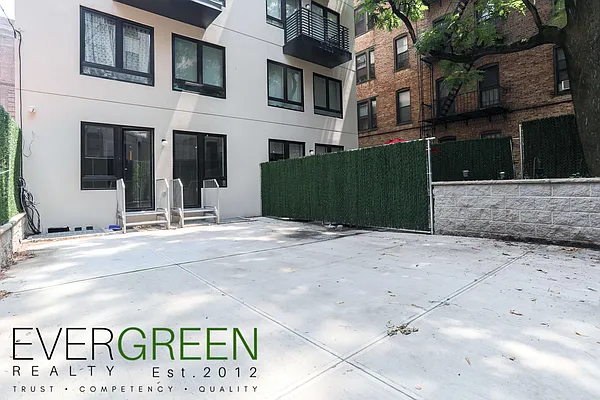 Rented by Evergreen Apartments BK | media 17