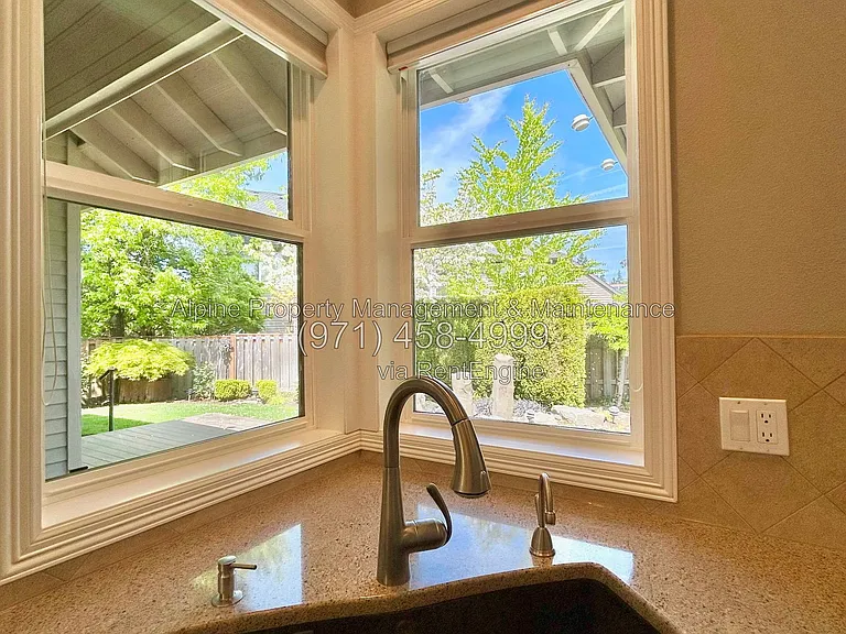 820 NW Pebble Beach Way — Photo 13