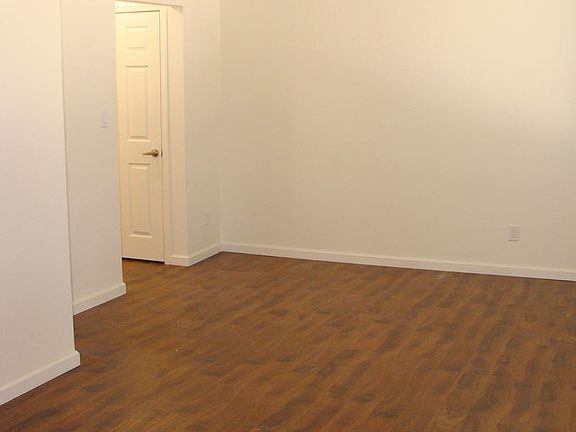 3rd image of 1310 Oakdale Ave APT A