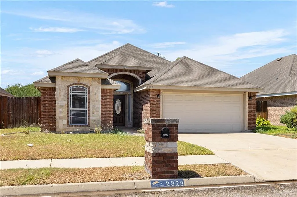 3 bed, 2.0 bath, 1356 sqft, $2,000 — Photo 1