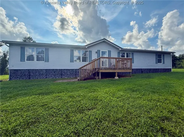 4305 Ravenswood Pike, Ripley, WV 25271