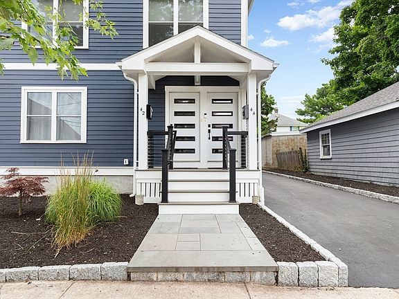 3rd image of 44 Brimmer St #44